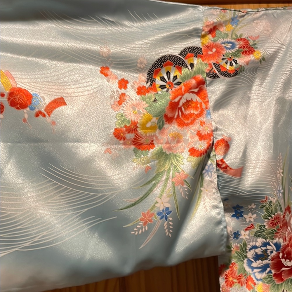 NWOT Authentic Ichiban Floral Satin Kimono Robe - Picture 5 of 7